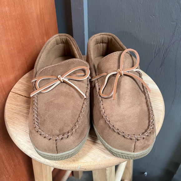 Men’s kohls loafer slippers - Picture 1 of 5